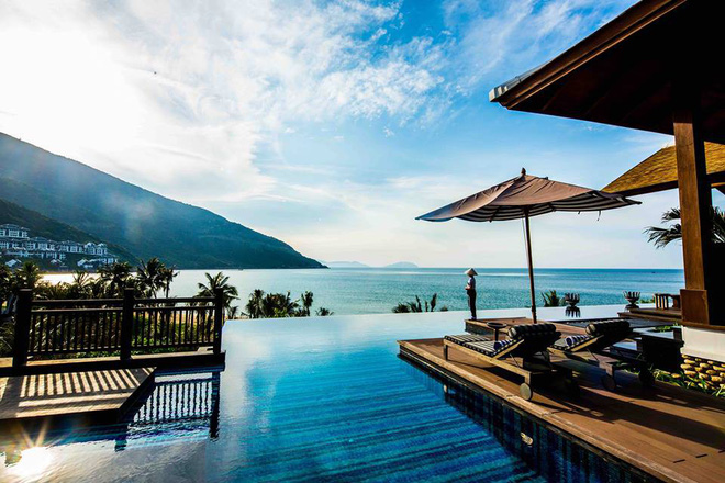 Sunpeninsula_Villa_pool_view_2015